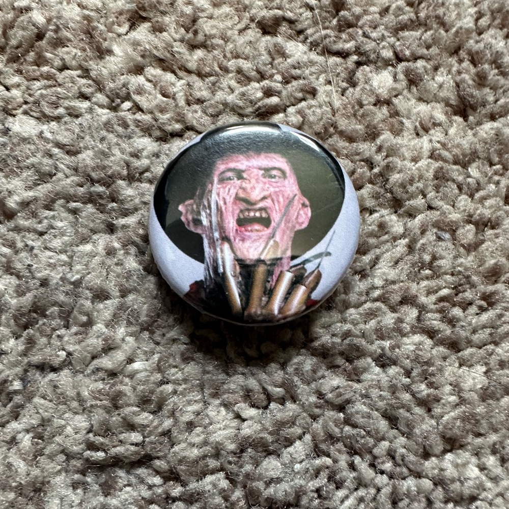 Horror Pin Set - Picture 6 of 7